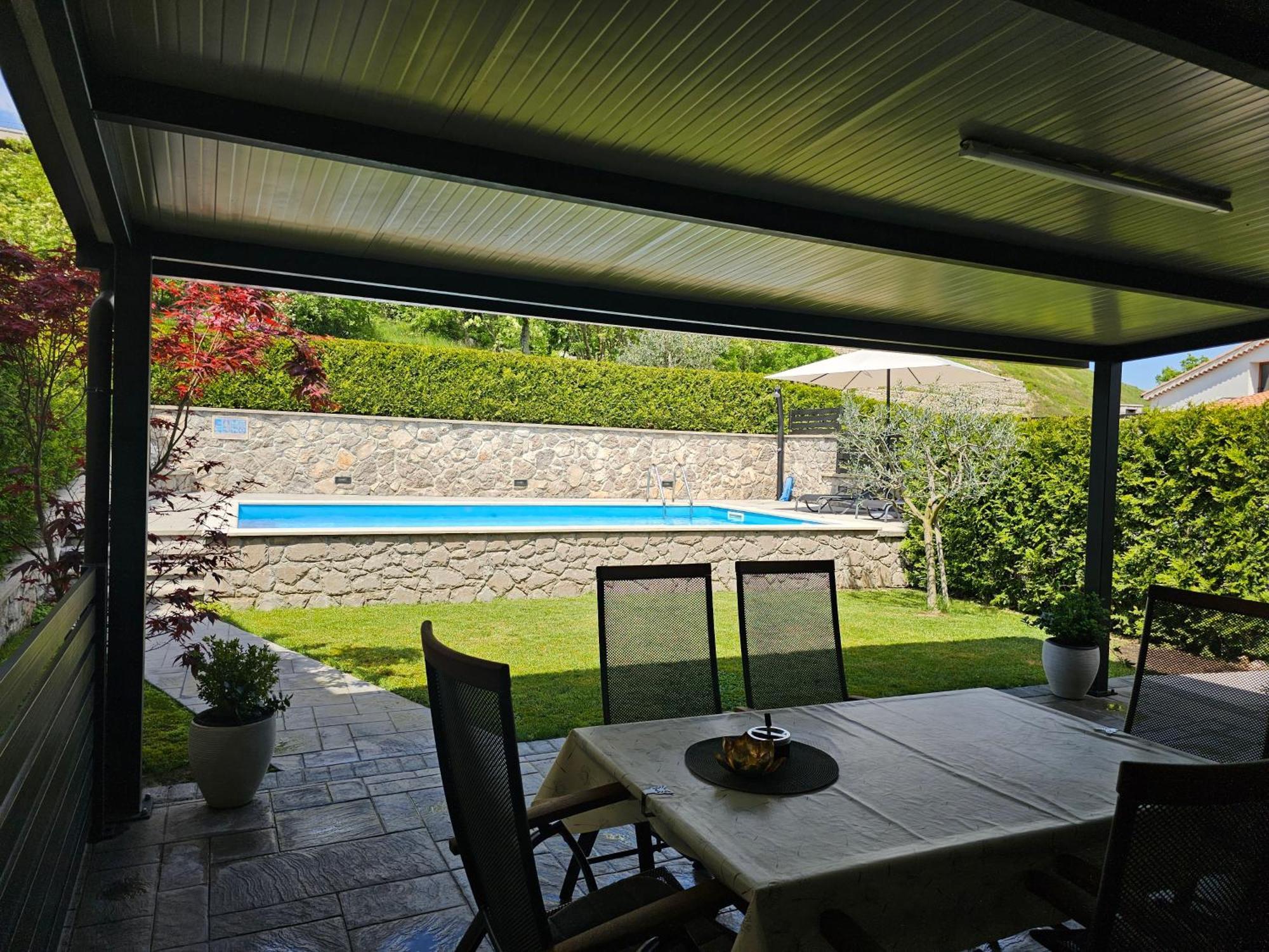 Villa Kos Lupoglav  ภายนอก รูปภาพ