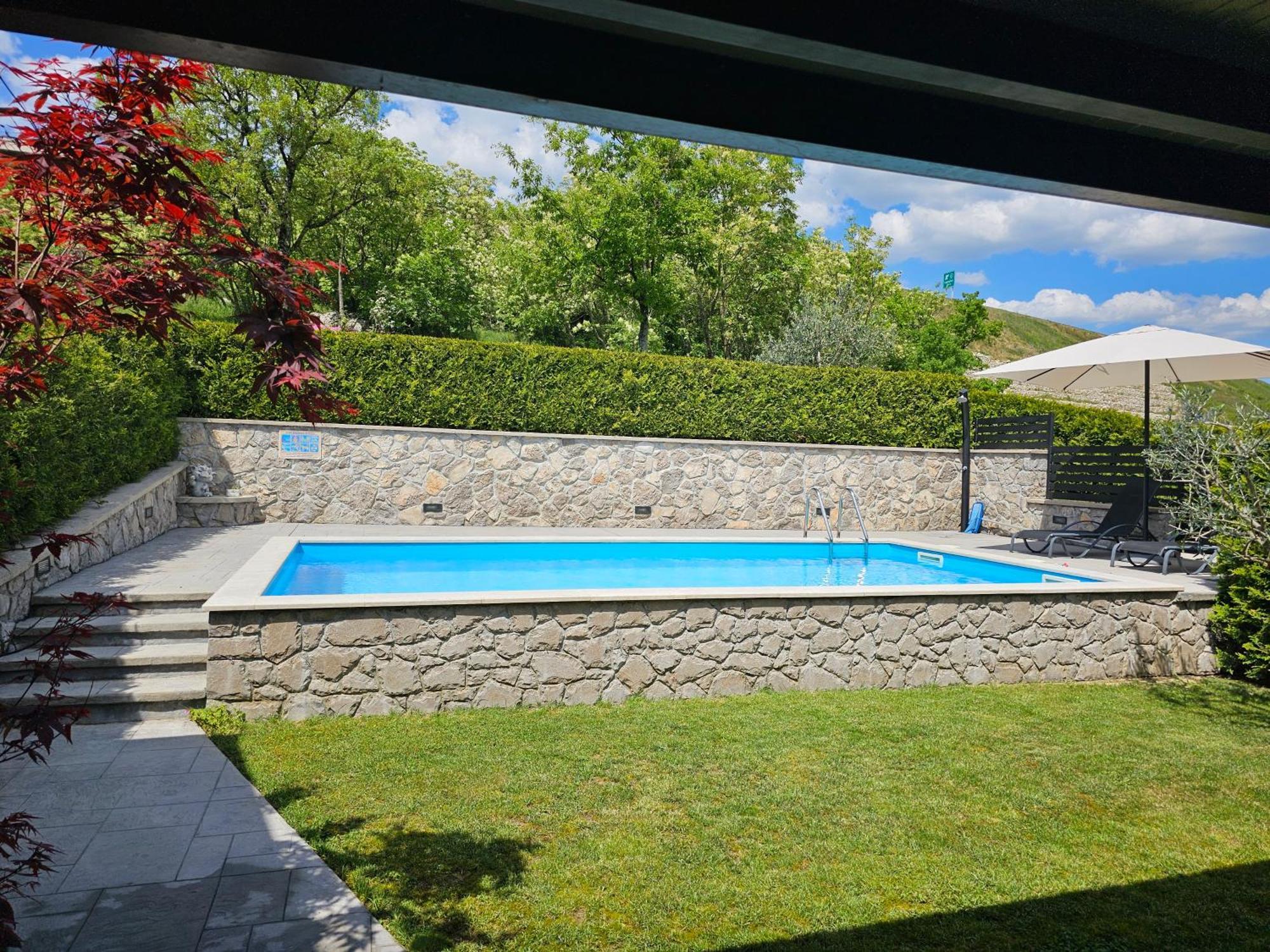 Villa Kos Lupoglav  ภายนอก รูปภาพ