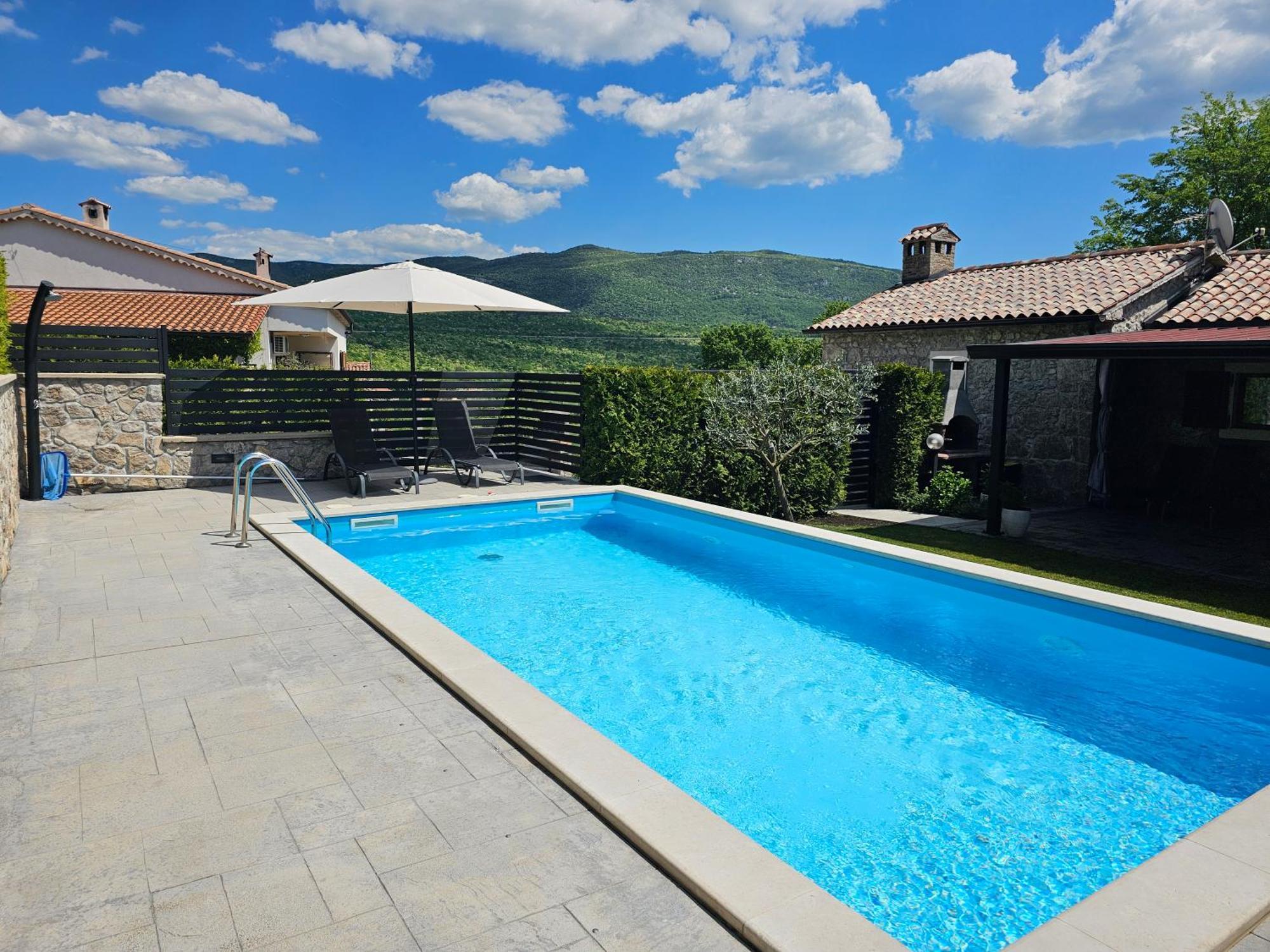 Villa Kos Lupoglav  ภายนอก รูปภาพ